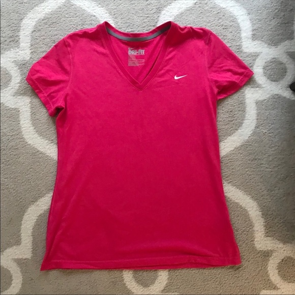 Nike Tops - Women’s Nike Dri-fit tee